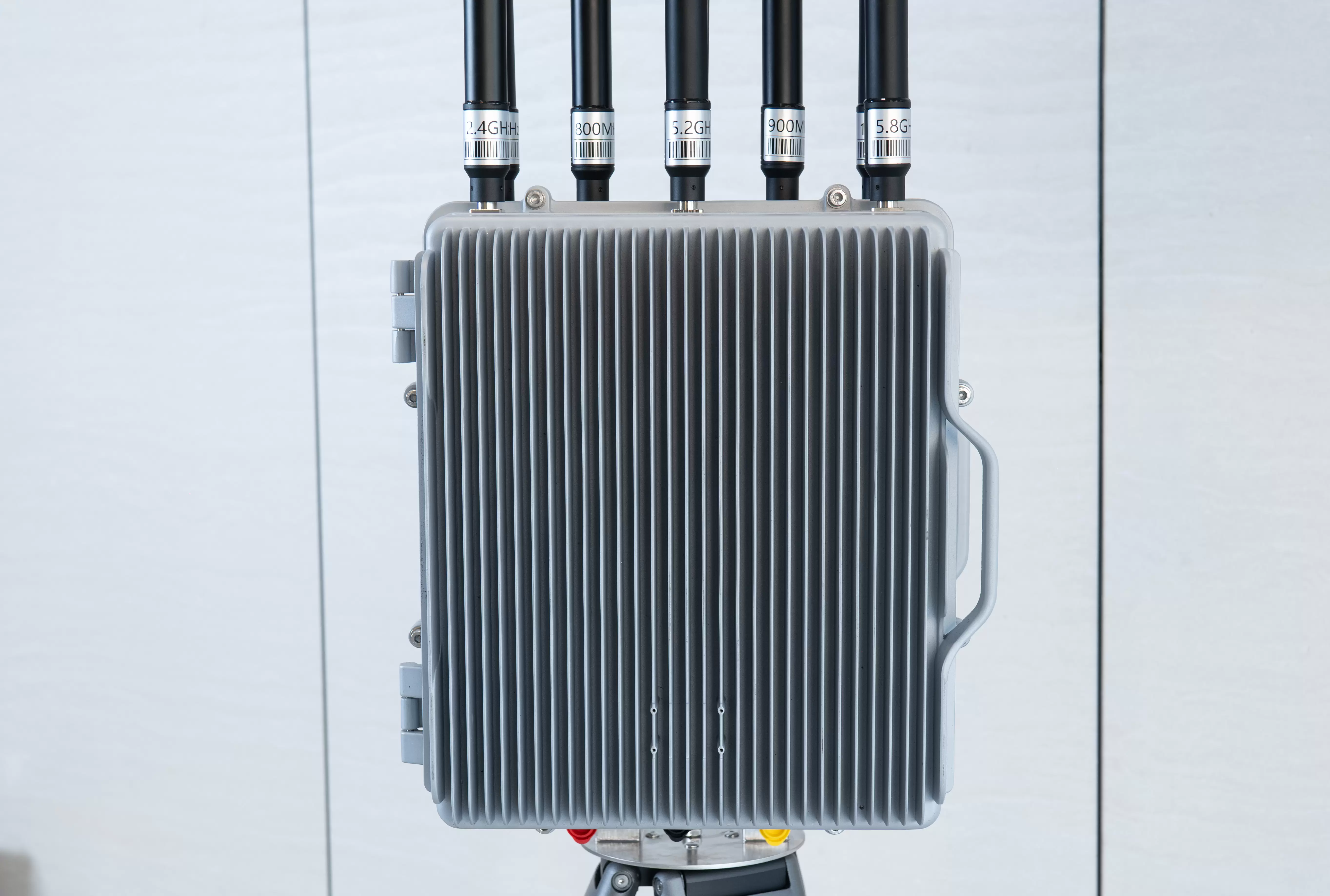 DR200-AB(c) อุปกรณ์รวมการตรวจจับโดรนแบบคงที่ การรบกวน และการปลอมแปลง