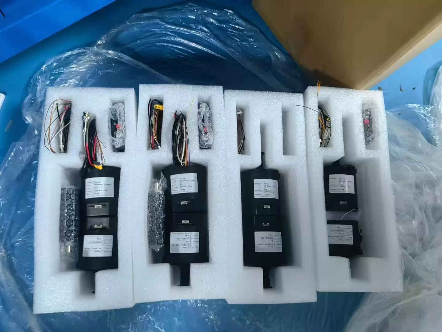 โดรนที่ติดตั้งสายไฟเบอร์ออปติกในระยะ 3กม., 5กม., 10กม., 15กม., 20กม., 30กม., 40กม.