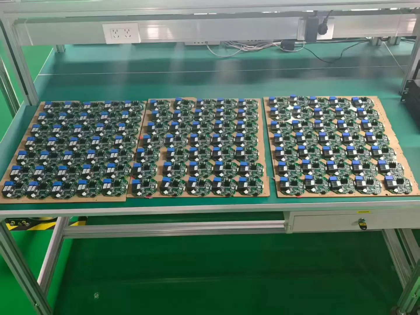 โดรนที่ติดตั้งสายไฟเบอร์ออปติกในระยะ 3กม., 5กม., 10กม., 15กม., 20กม., 30กม., 40กม.