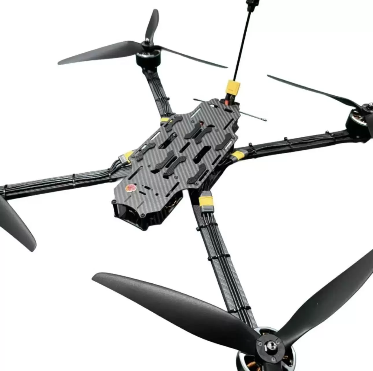 โดรน FPV ขนาด 15 นิ้ว พร้อมระบบนำทาง AI และระบบส่งสัญญาณไฟเบอร์ออปติก